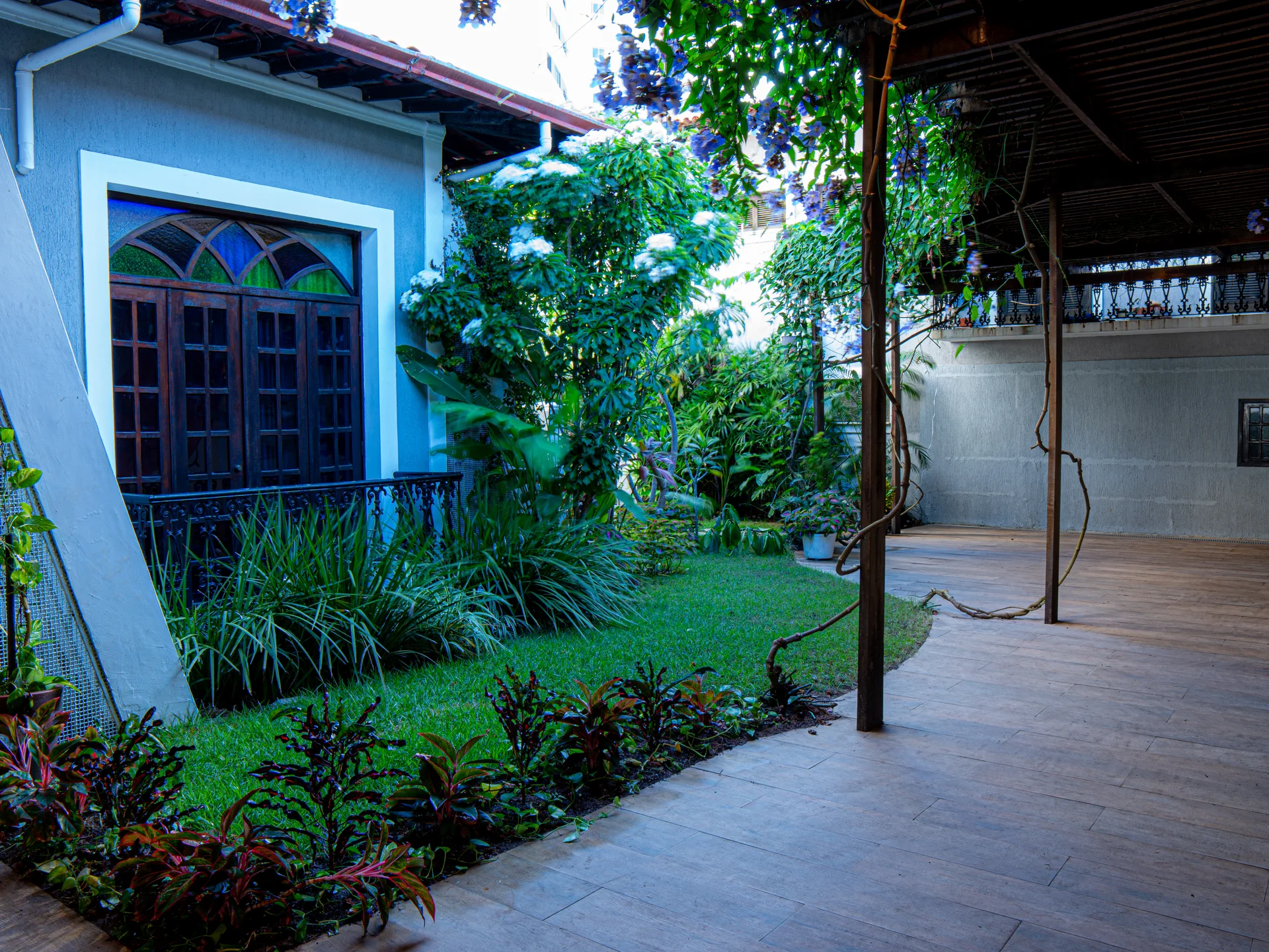 Casa Vy'a - Vegetação Natural Integrada